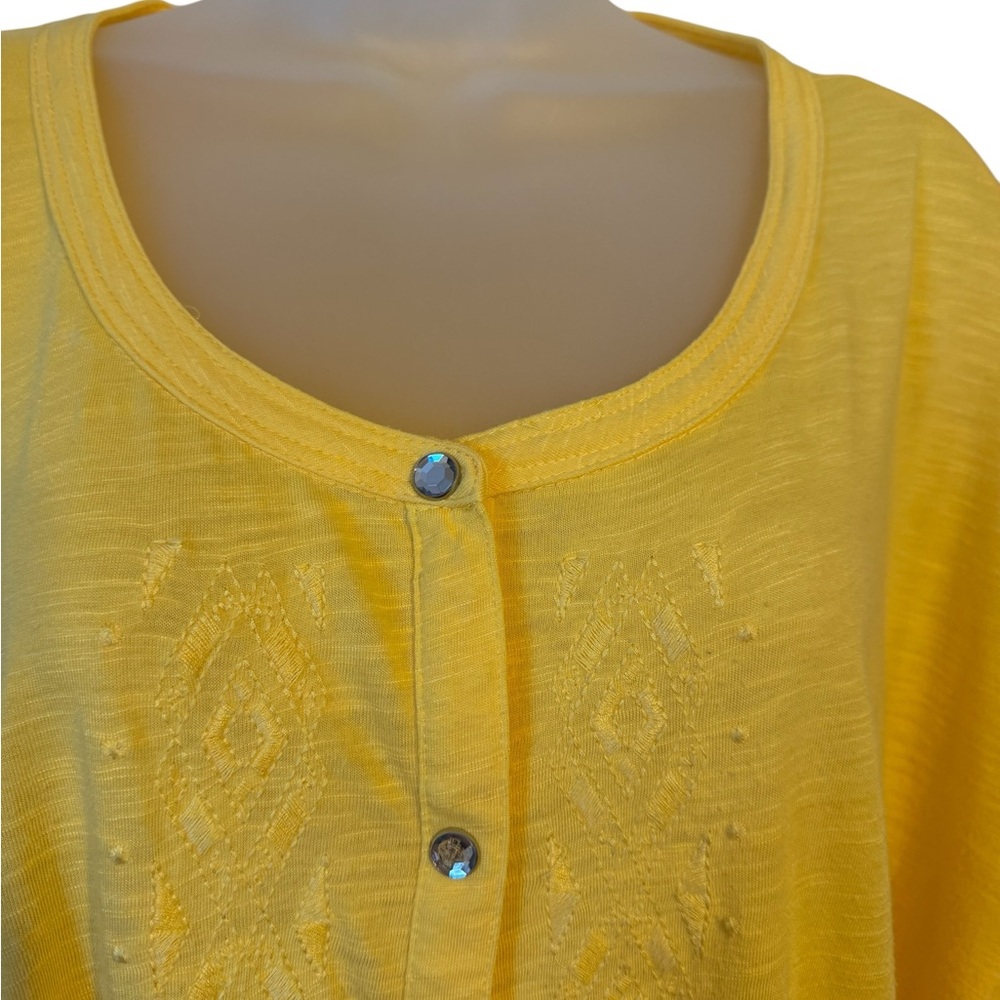 Onque Woman Yellow Slub Knit  Shirt w/Embroidery PLUS   2X   #Y - Picture 2 of 10